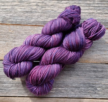 Load image into Gallery viewer, Sock Yarn 8 Ply/Dk: Muscatel