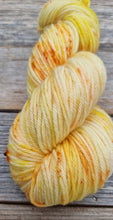 Load image into Gallery viewer, Merino 8 Ply/DK: Wattle