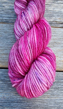 Load image into Gallery viewer, Merino 8 Ply/Dk: Pash
